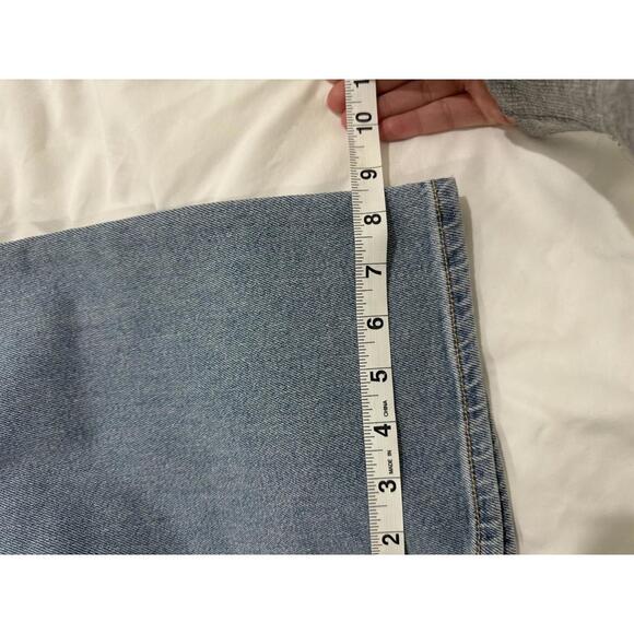 NWOT Hollister Ultra High-Rise Light Medium Wash Ripped Dad Jeans- Size 7 (28w) - Picture 9 of 9